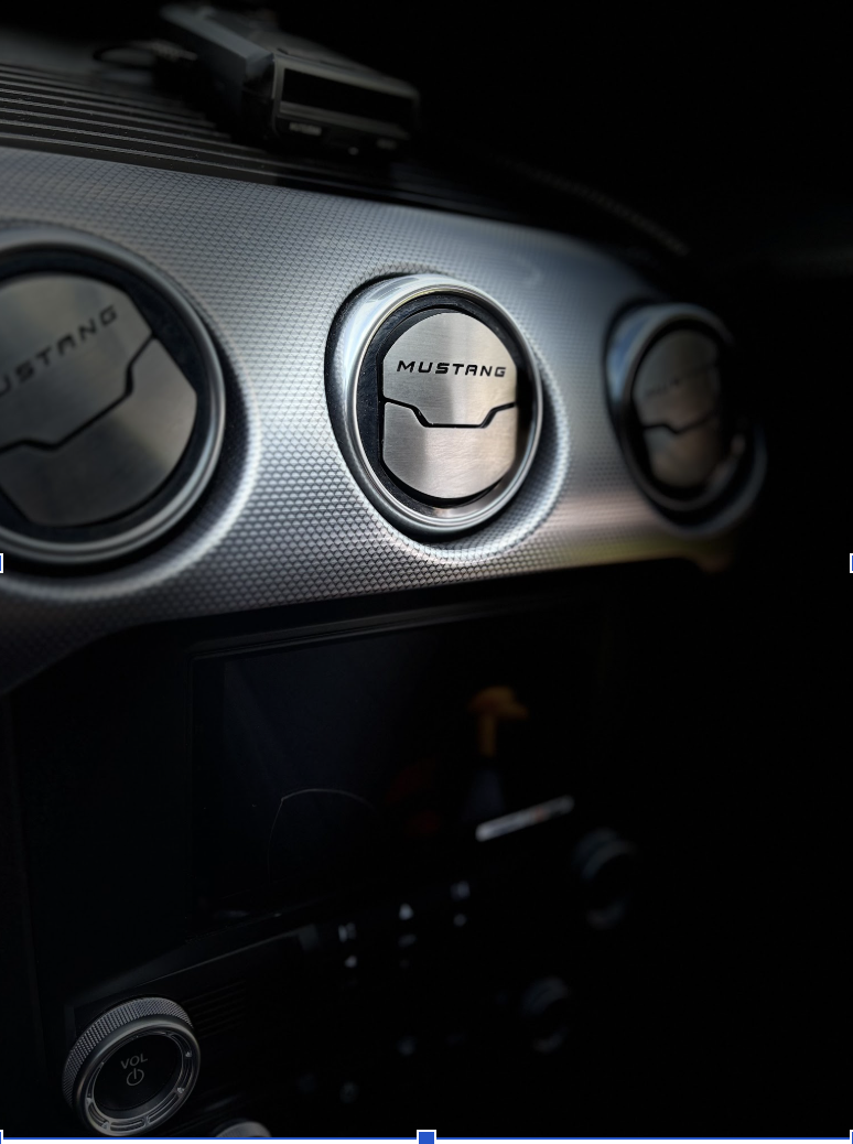 Mustang Dash Detail